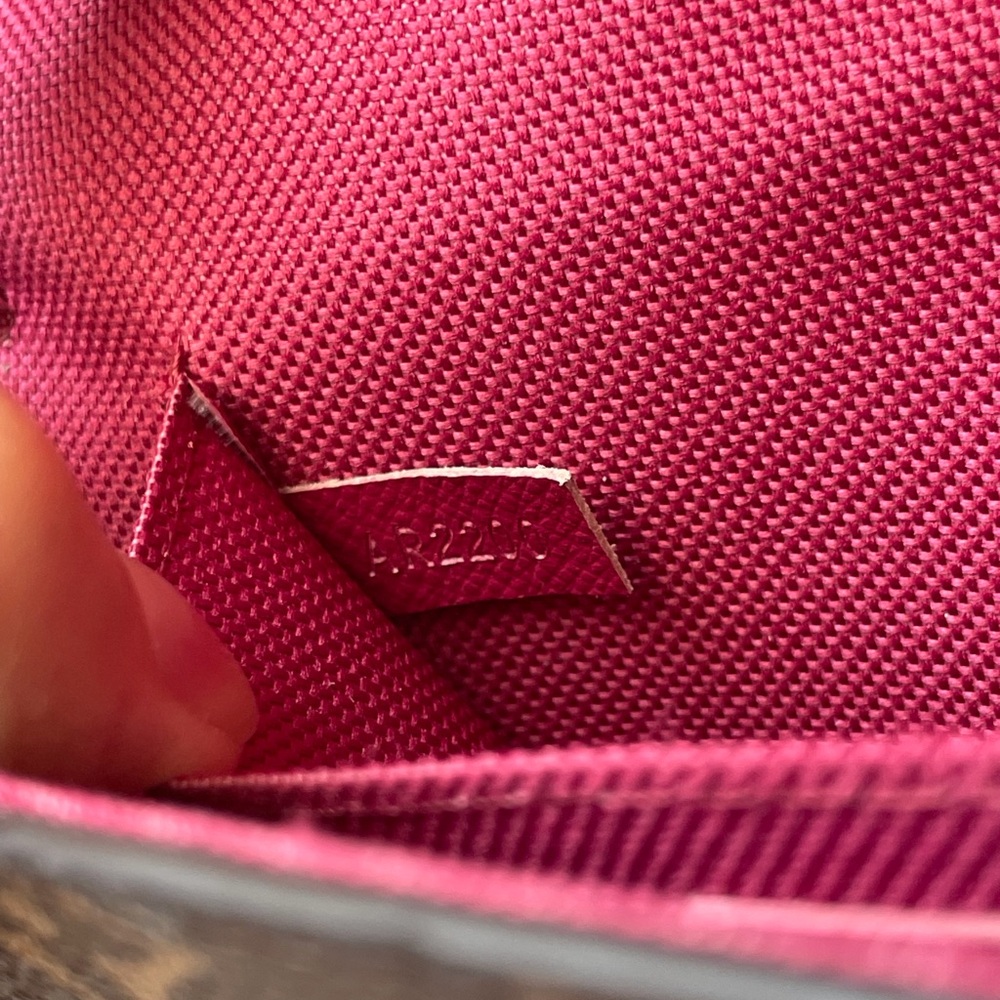 Louis Vuitton Monogram Pochette Félicie (with zip pocket) - Picture 8 of 15